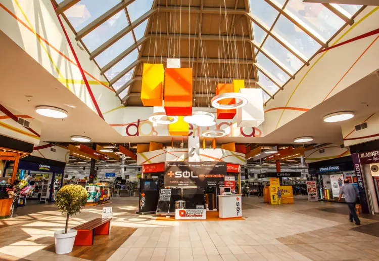 C.C. Carrefour Dos Hermanas bajo petición