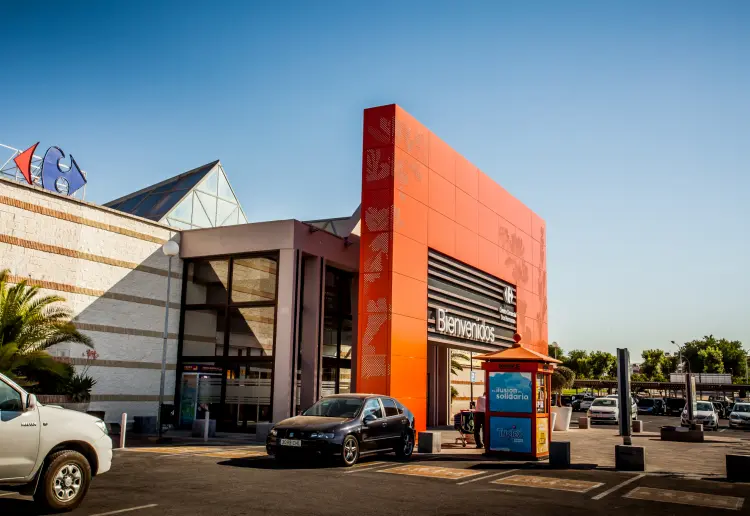 C.C. Carrefour Dos Hermanas bajo petición