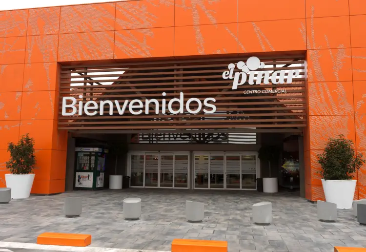 C.C. Carrefour El Pinar bajo petición