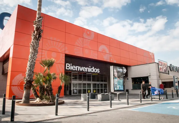 C.C. Carrefour Elche bajo petición