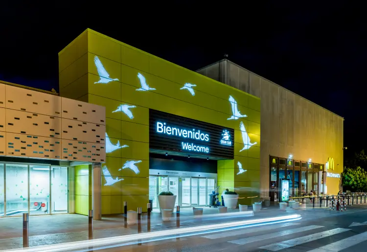 C.C. Carrefour Gran Sur bajo petición