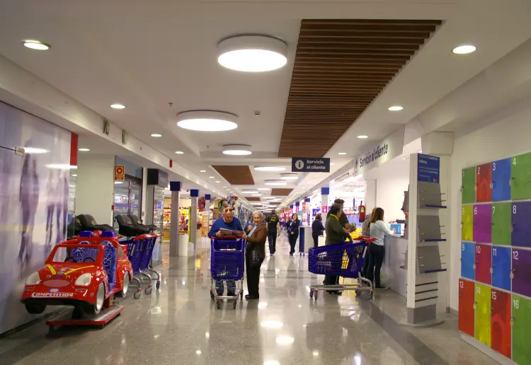 C.C. Carrefour Montequinto bajo petición