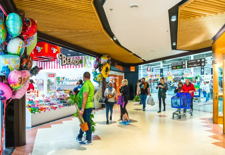 C.C. Carrefour Ourense bajo petición