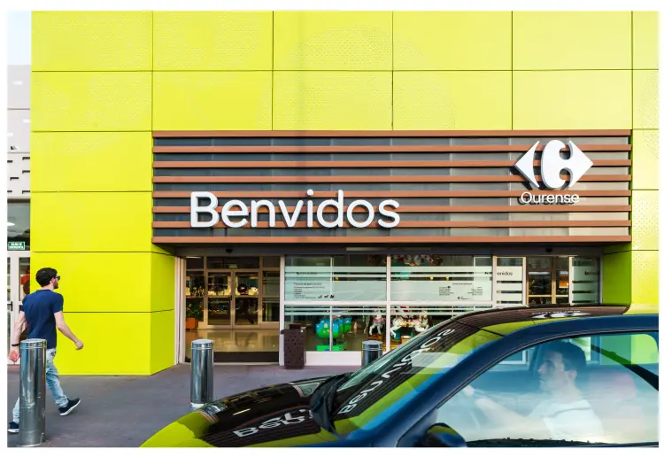 C.C. Carrefour Ourense bajo petición