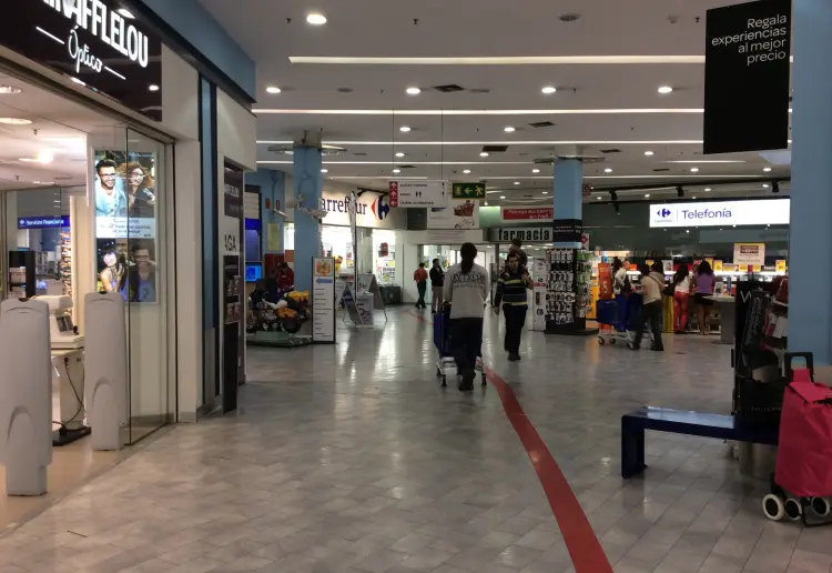 C.C. Carrefour Pamplona bajo petición
