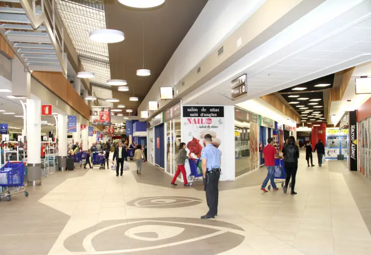 C.C. Carrefour Reus bajo petición