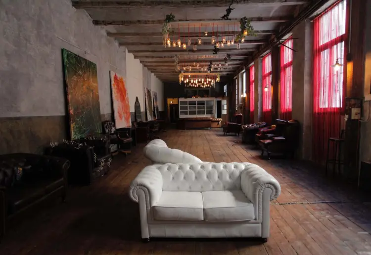 U · Loft