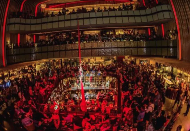FIESTA, COMIDA Y CULTURA EN EL MEJOR AMBIENTE