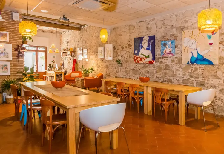 Espacio enogastronómico en Gracia -  Barcelona