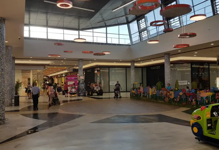 C.C. Carrefour Los Alfares bajo petición