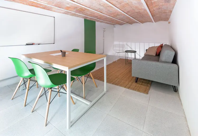 Semi-private workspace Altillo Aragón