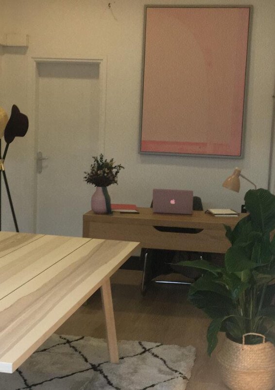 Acogedor showroom diáfano  con mucha luz a pie de calle