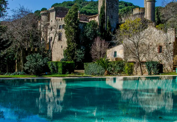 Castillo del siglo XI a 40 minutos de Barcelona