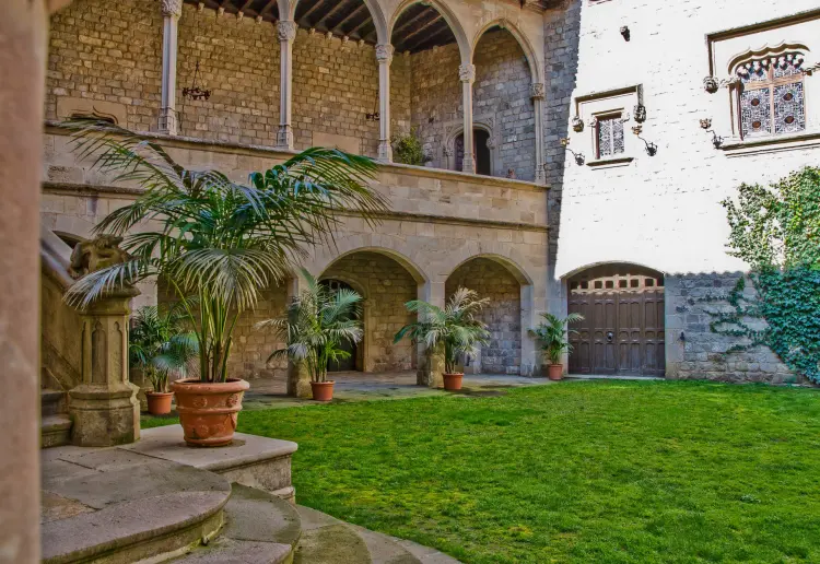 Castillo del siglo XI a 40 minutos de Barcelona
