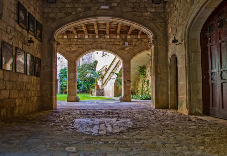 Castillo del siglo XI a 40 minutos de Barcelona
