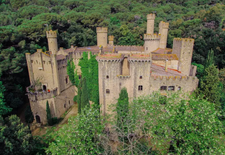 Castillo del siglo XI a 40 minutos de Barcelona