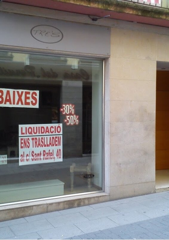 Local en Calle Coomercial con licencia ALIMENTÀRIA en comercio