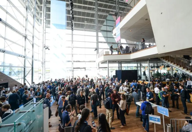 Spectaculaire concertzaal aan het water