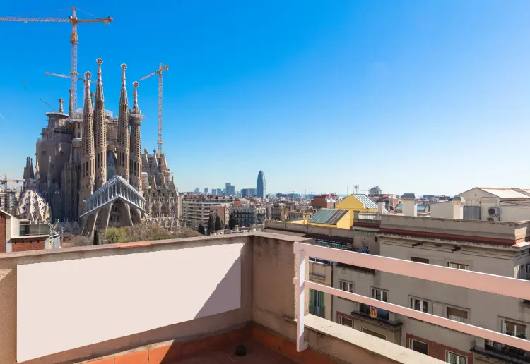 Despacho Singular próximo a la Sagrada Familia
