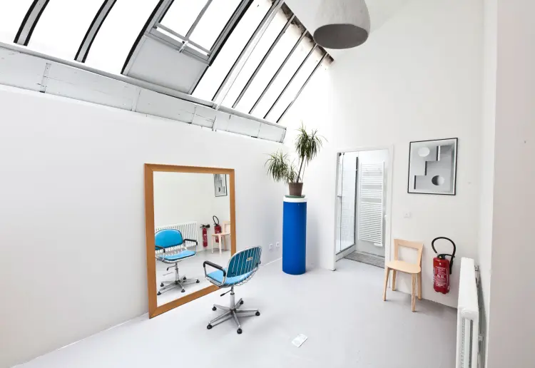 Showroom with majestic arches in the 11th arrondissement