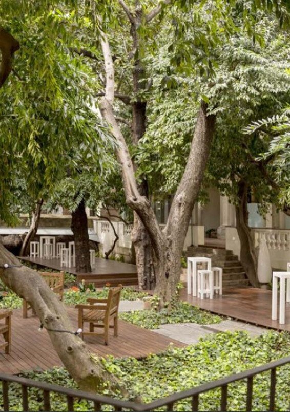Jardín con encanto a pocos pasos de Las Ramblas