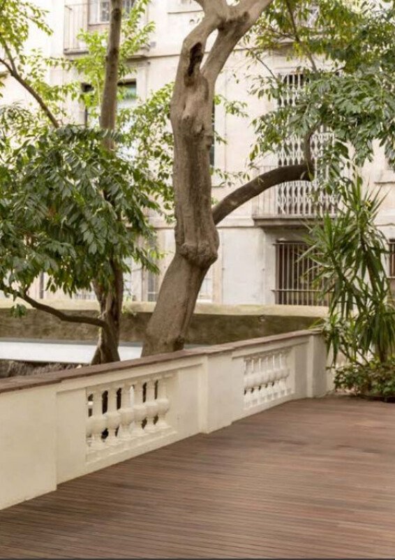 Jardín con encanto a pocos pasos de Las Ramblas