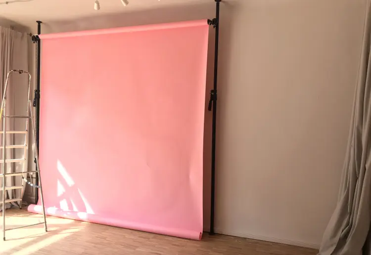 Storefront Gallery Space / Show Window / Berlin Mitte Torstrasse