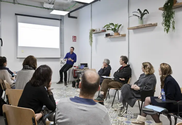 Sala para reuniones, workshops, presentaciones...