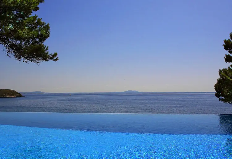Spectacular Sea Front Villa
