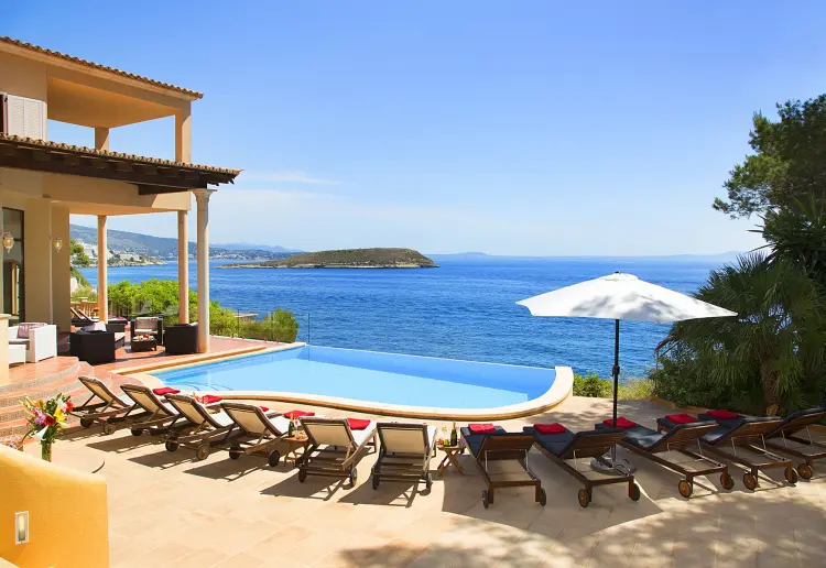Spectacular Sea Front Villa