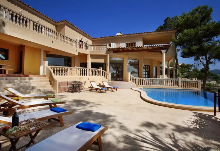 Spectacular Sea Front Villa