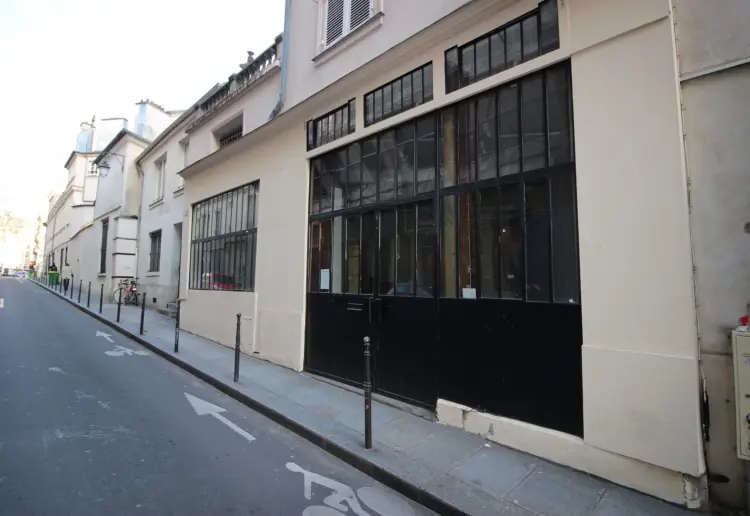 Pop-up store à côté du Café Charlot