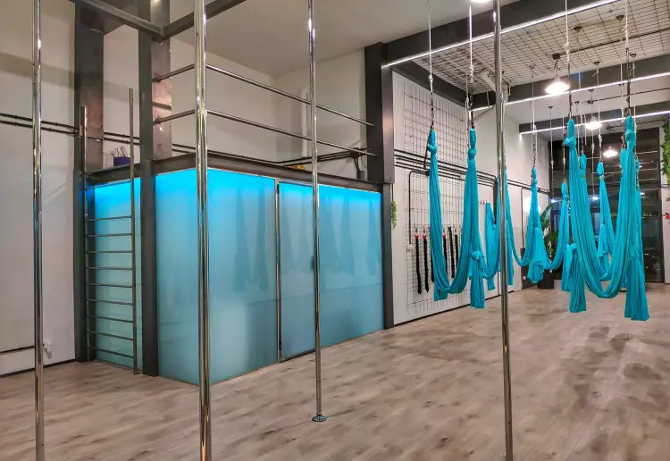 El espacio único de deporte y estilo de vida que enamora a Madrid. Diseño único. 5 metros de altura. Metro Concha Espina.