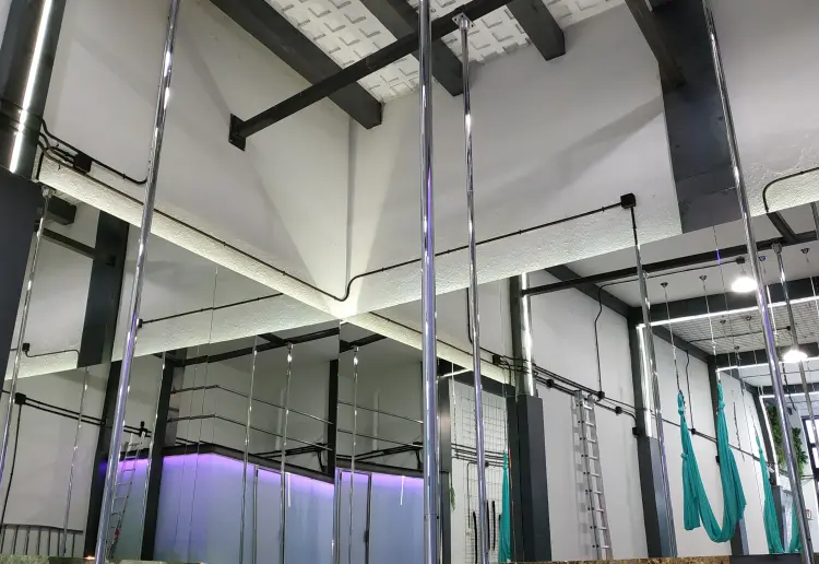 El espacio único de deporte y estilo de vida que enamora a Madrid. Diseño único. 5 metros de altura. Metro Concha Espina.