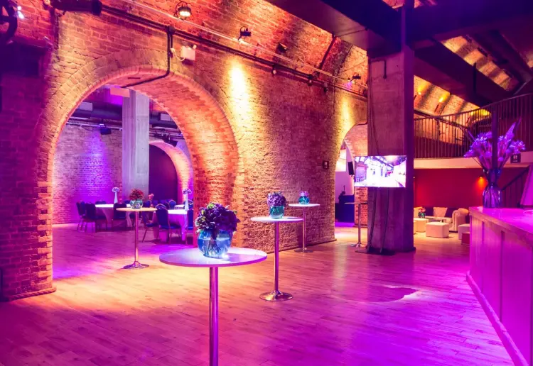 Venue wih 1.00am license