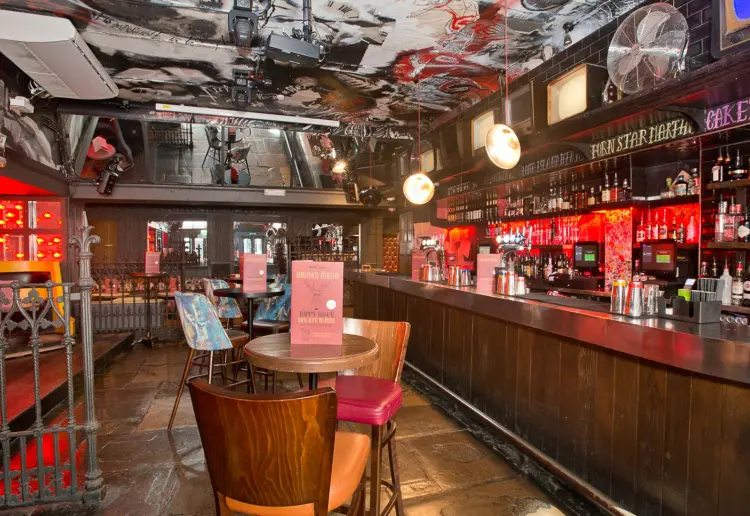 Two-floor bar with capacity of 300 people