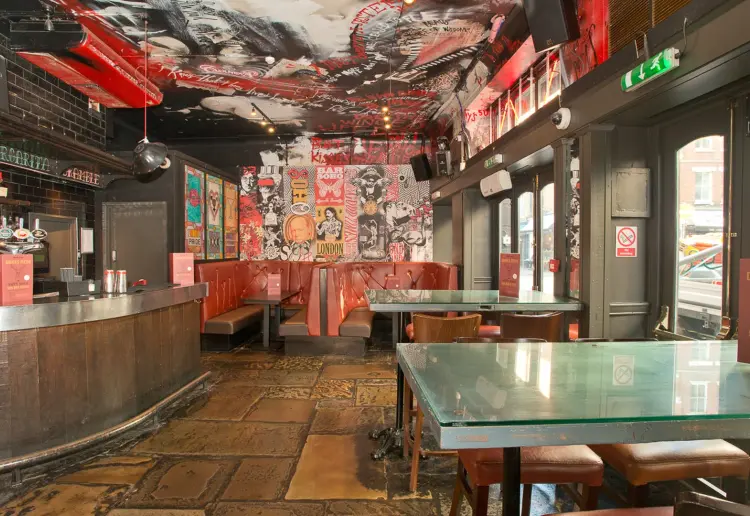 Two-floor bar with capacity of 300 people