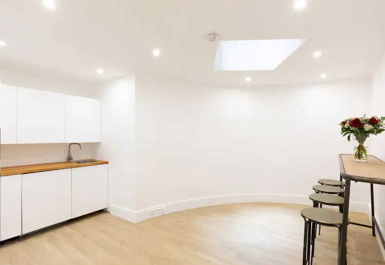 115m2 ground floor space up to 80 people