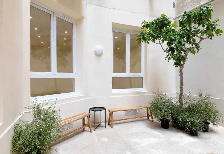 115m2 ground floor space up to 80 people