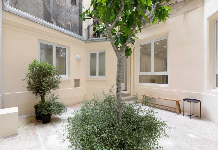 115m2 ground floor space up to 80 people