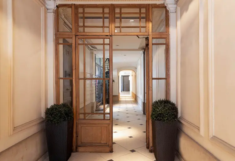115m2 ground floor space up to 80 people
