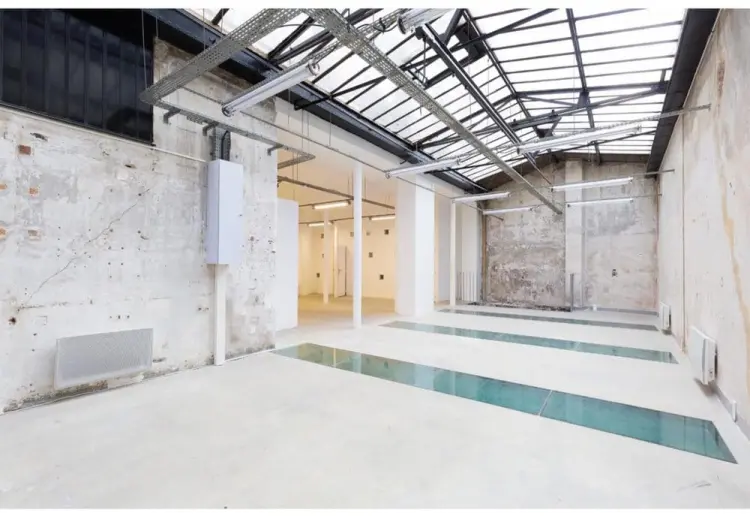 Elegant gallery in Marais district