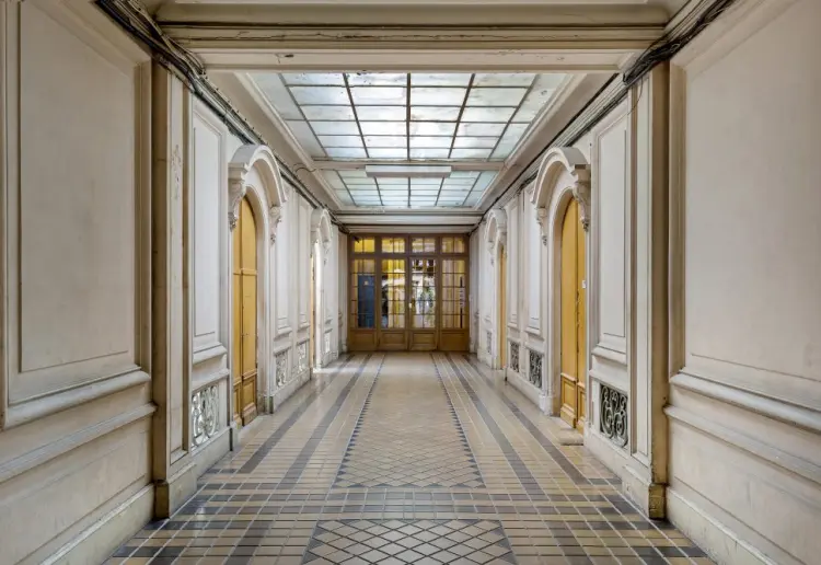 Elegant gallery in Marais district