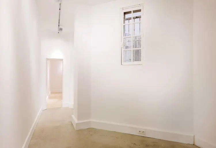 Gallery in Rue du Temple - Le Marais