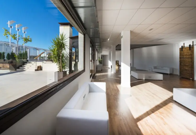 Ático con terraza y piscina para eventos