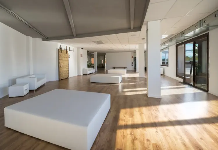 Ático con terraza y piscina para eventos