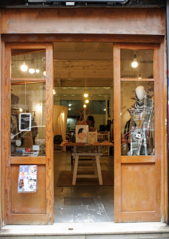 Nice industrial space in a commercial area in the center of Barcelona