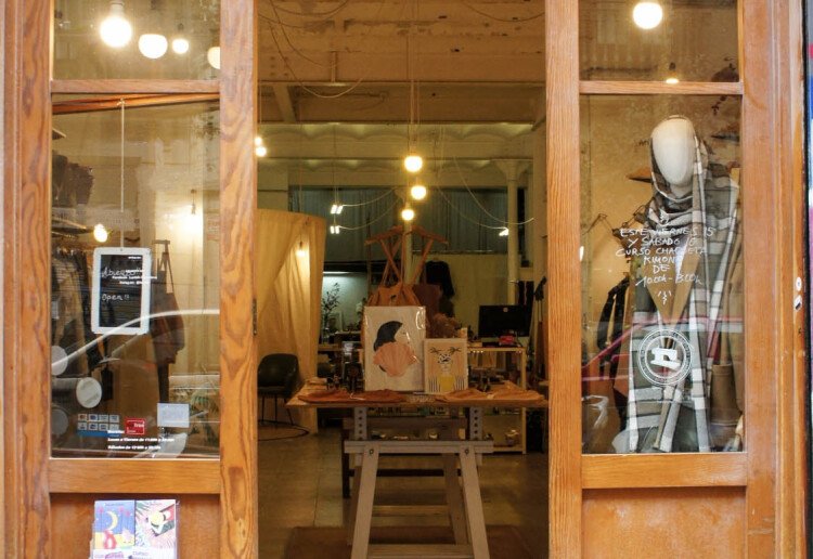 Nice industrial space in a commercial area in the center of Barcelona