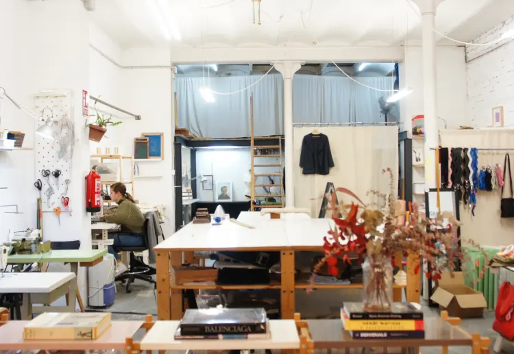 Nice industrial space in a commercial area in the center of Barcelona