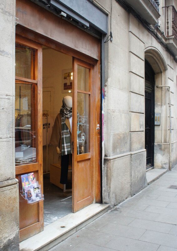 Nice industrial space in a commercial area in the center of Barcelona